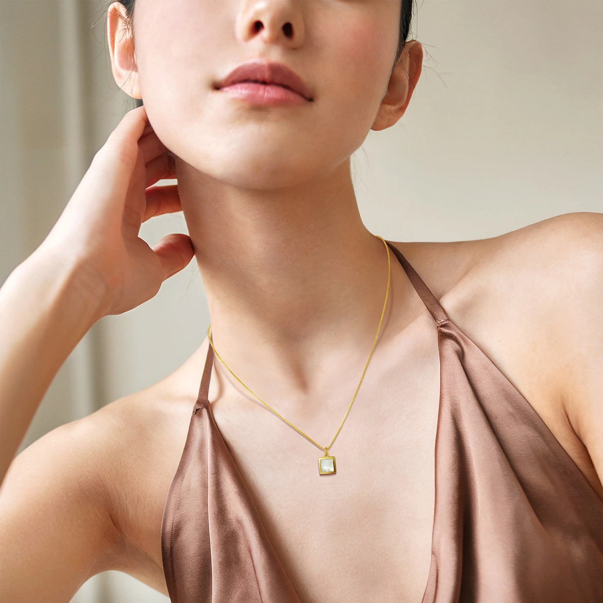 Gold Watch Mother-of-Pearl & Necklace & Pearl Bracelet Gift Set