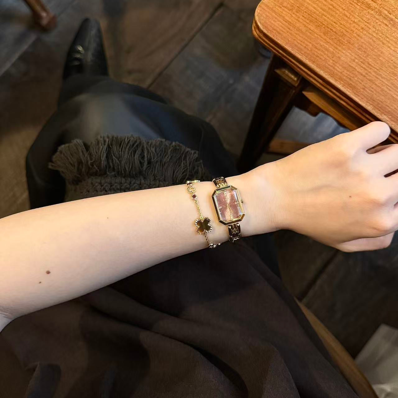 Eastern Grace Collection Women's Watch & Tiger’s Eye Clover Bracelet Gift Set